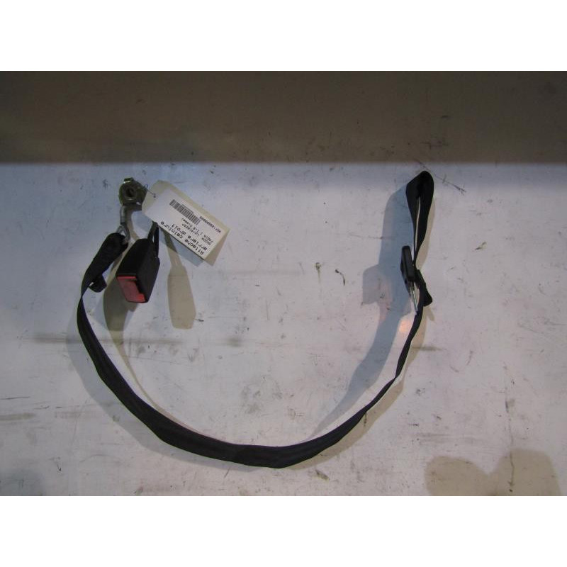 Attache ceinture arriere droit SKODA FABIA 1 Photo n°1