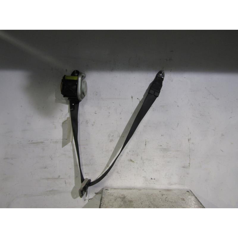Ceinture avant droit TOYOTA COROLLA 10 Photo n°1