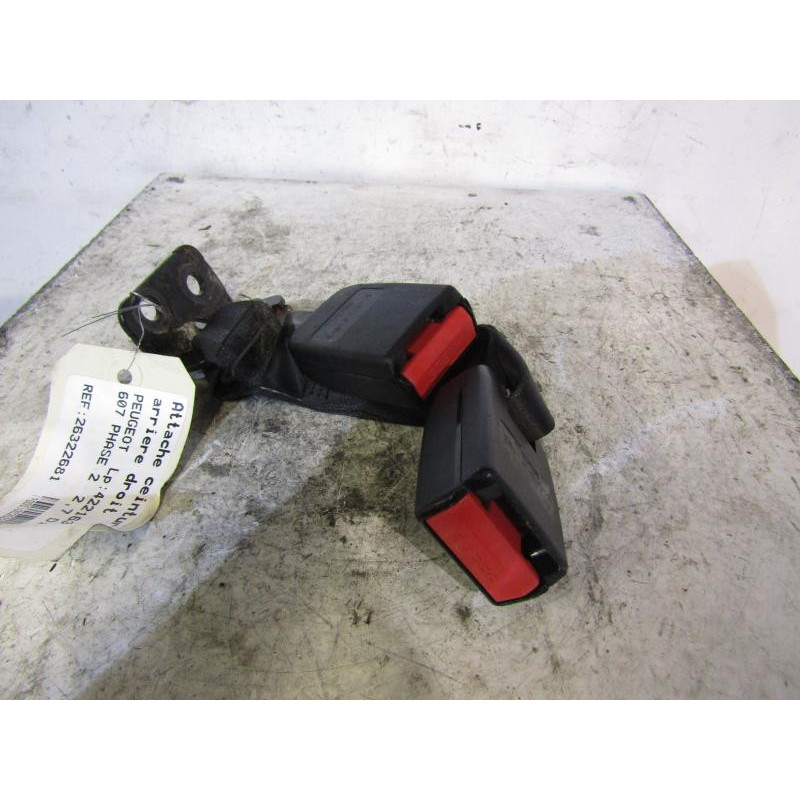 Attache ceinture arriere droit PEUGEOT 607 Photo n°1