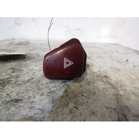 Bouton de warning PEUGEOT 607