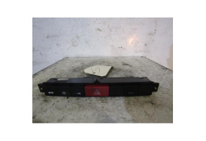Bouton de warning FIAT GRANDE PUNTO Photo n°1