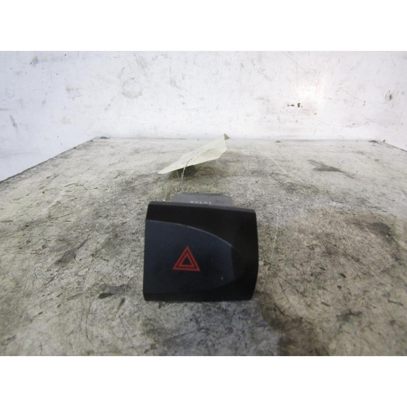 Bouton de warning HYUNDAI SANTA FE 1 Photo n°1