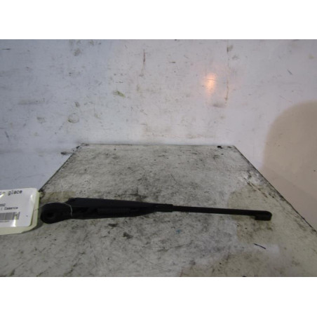 Bras essuie glace arriere PEUGEOT 106