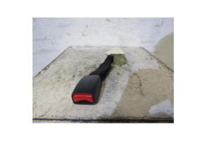 Attache ceinture arriere droit TOYOTA COROLLA 10 Photo n°1