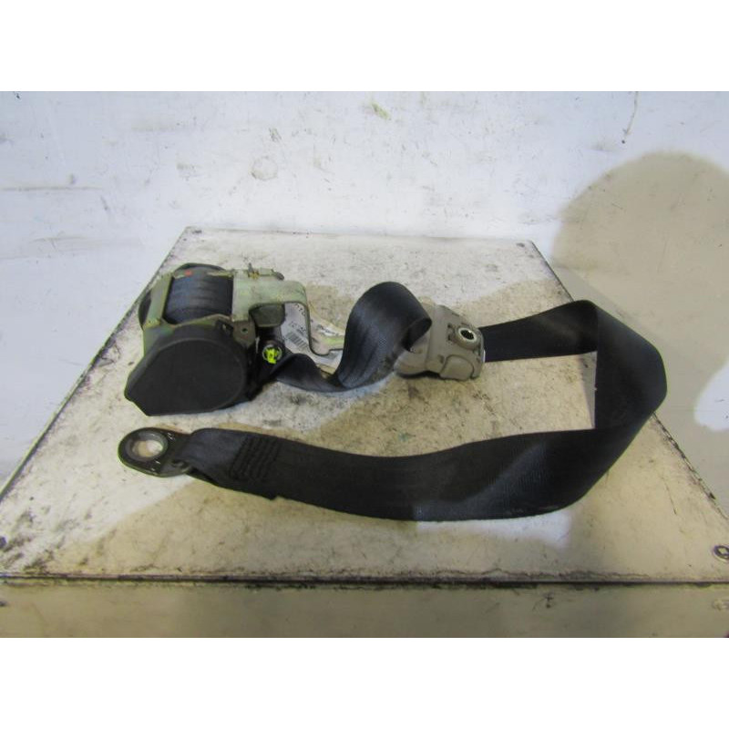 Ceinture avant droit TOYOTA COROLLA 10 Photo n°1