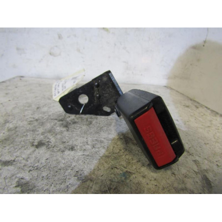 Attache ceinture arriere gauche PEUGEOT 207