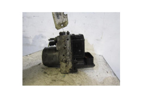 Bloc ABS (freins anti-blocage) TOYOTA COROLLA VERSO 2 Photo n°4