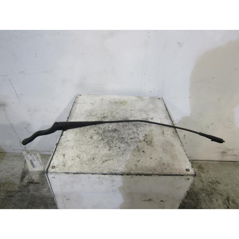 Bras essuie glace avant droit OPEL CORSA D Photo n°1