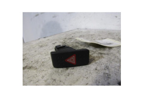 Bouton de warning SUZUKI SWIFT 3 Photo n°1
