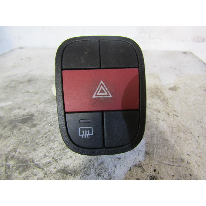 Bouton de warning CITROEN NEMO Photo n°1