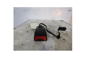 Attache ceinture arriere droit AUDI A8 1 Photo n°1