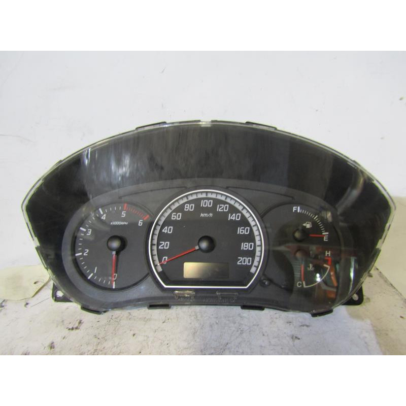 Compteur SUZUKI SWIFT 3 Photo n°1