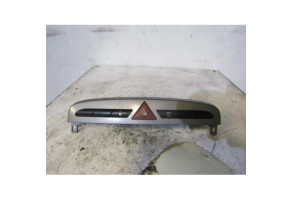 Bouton de warning PEUGEOT 308 1 Photo n°1