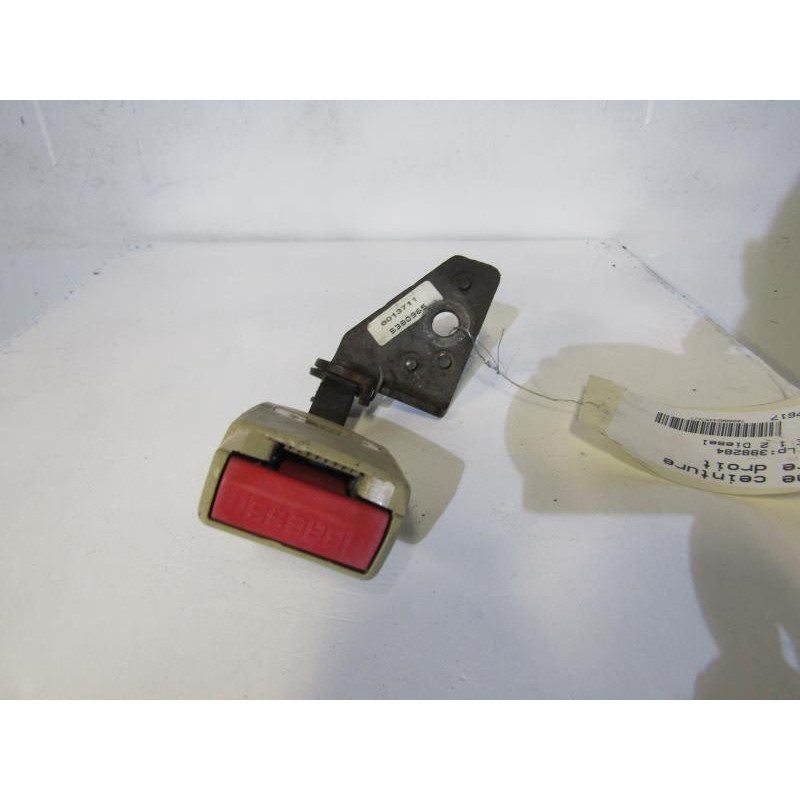 Attache ceinture arriere droit PEUGEOT 407 Photo n°1