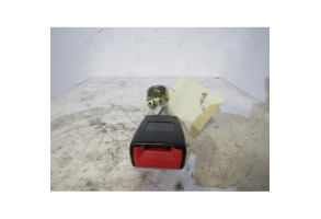 Attache ceinture arriere droit AUDI A4 2 Photo n°1