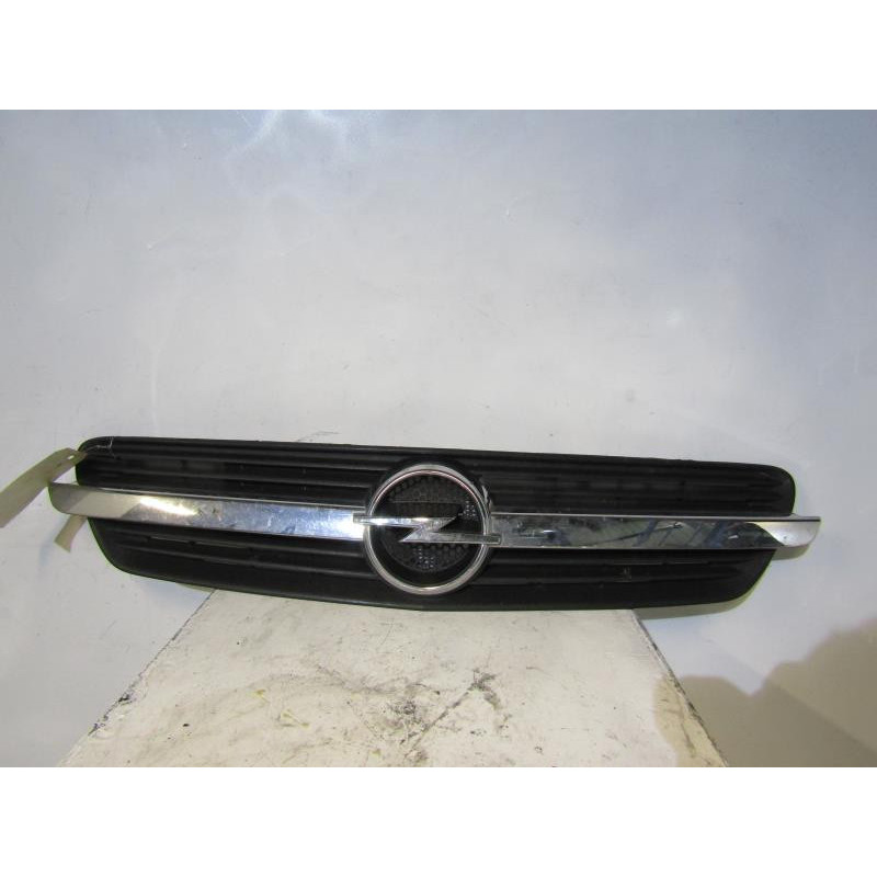 Calandre OPEL MERIVA A Photo n°1