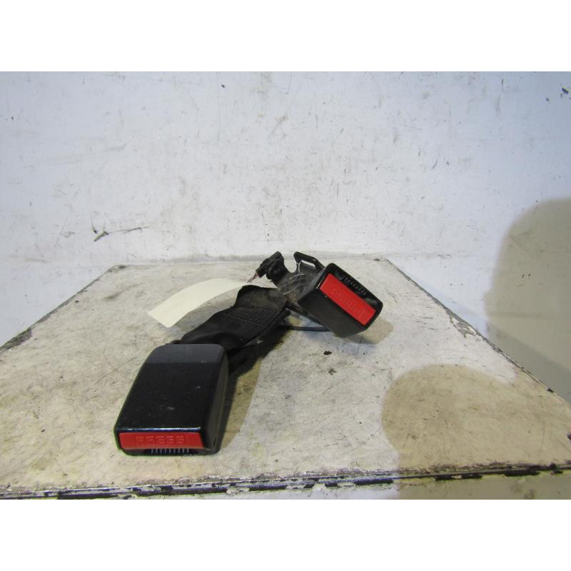 Attache ceinture arriere gauche RENAULT LAGUNA 3 Photo n°1