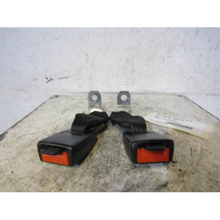 Attache ceinture arriere droit FORD FIESTA 5