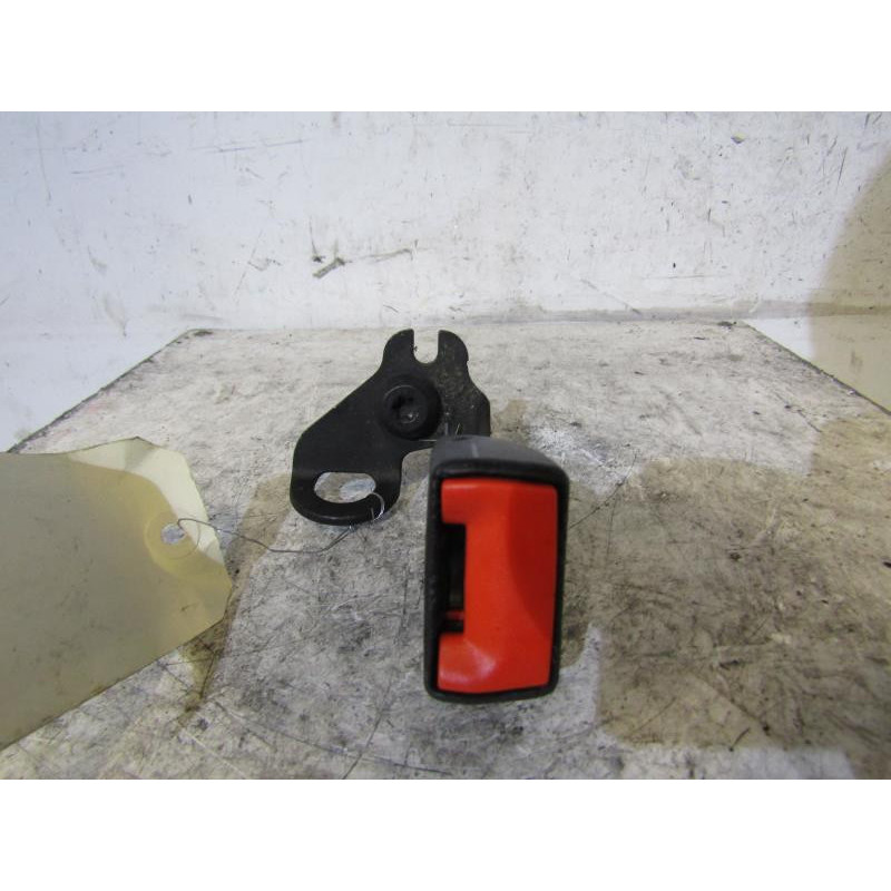 Attache ceinture arriere gauche FORD FOCUS 2 Photo n°1