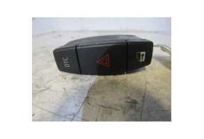 Bouton de warning BMW SERIE 1 E87 Photo n°2