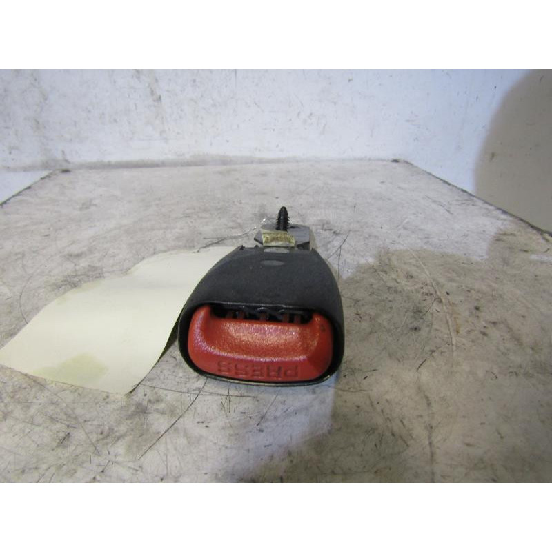Attache ceinture arriere droit CHRYSLER GRAND VOYAGER 4 Photo n°1