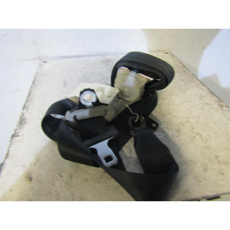 Ceinture arriere droit TOYOTA YARIS 2 Photo n°1