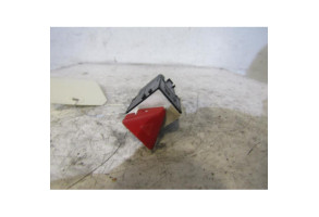 Bouton de warning VOLKSWAGEN PASSAT 5 Photo n°2