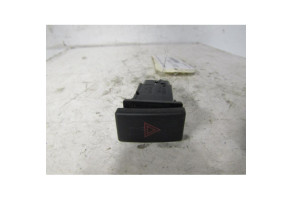 Bouton de warning TOYOTA AVENSIS 2 Photo n°1