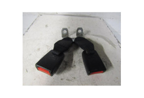 Attache ceinture arriere droit FORD FIESTA 5 Photo n°1