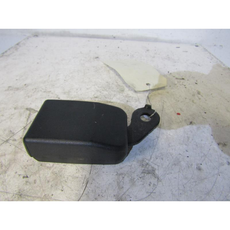 Attache ceinture arriere droit PEUGEOT 307 Photo n°1