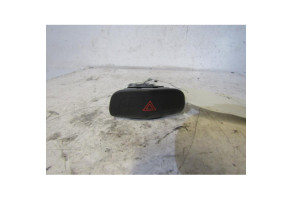 Bouton de warning NISSAN PRIMERA 4 Photo n°1