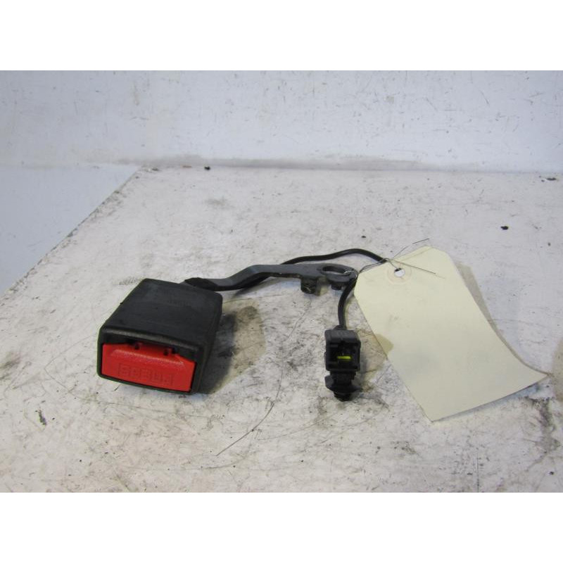 Attache ceinture arriere droit CITROEN C4 GRAND PICASSO 1 Photo n°1
