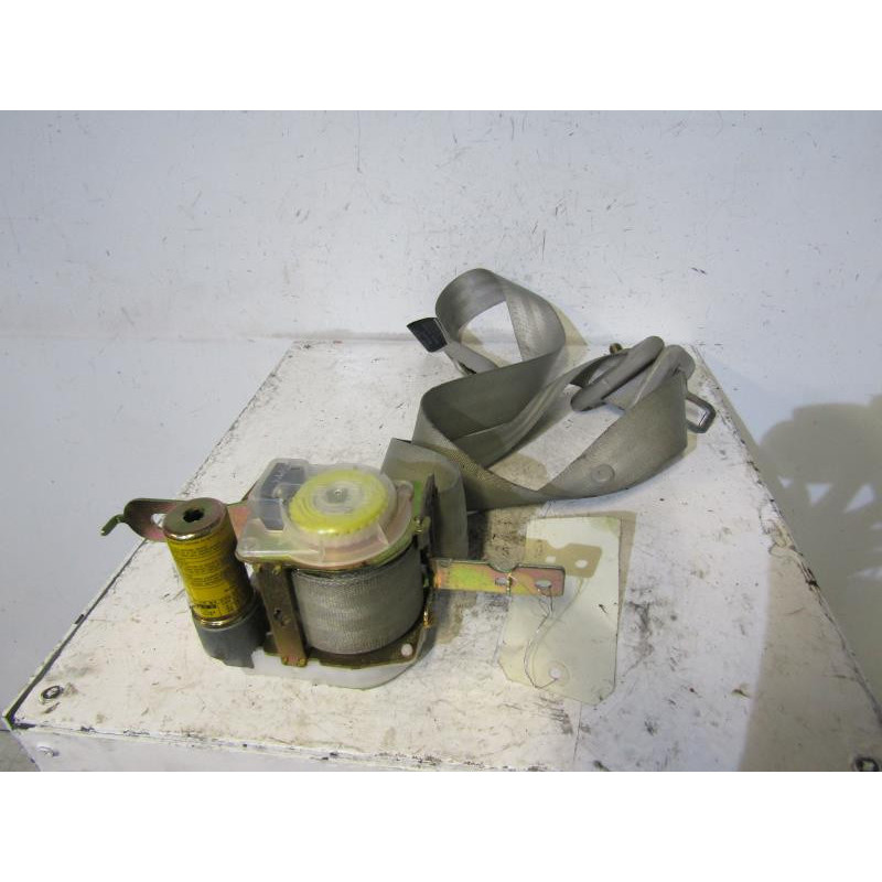 Ceinture avant droit HYUNDAI TRAJET Photo n°1