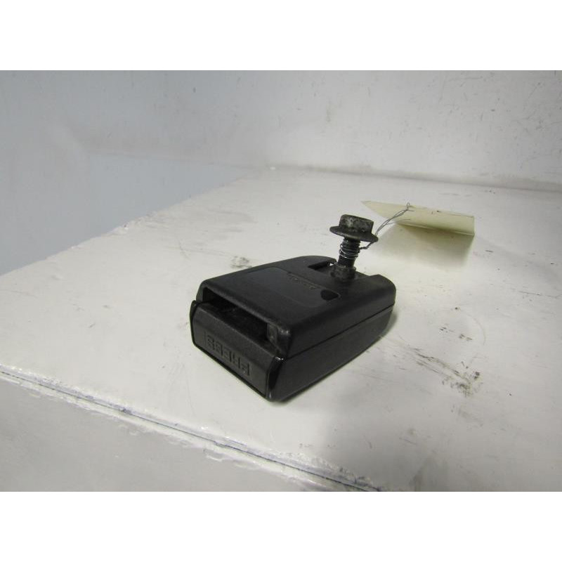 Attache ceinture arriere gauche RENAULT SCENIC 2 Photo n°1