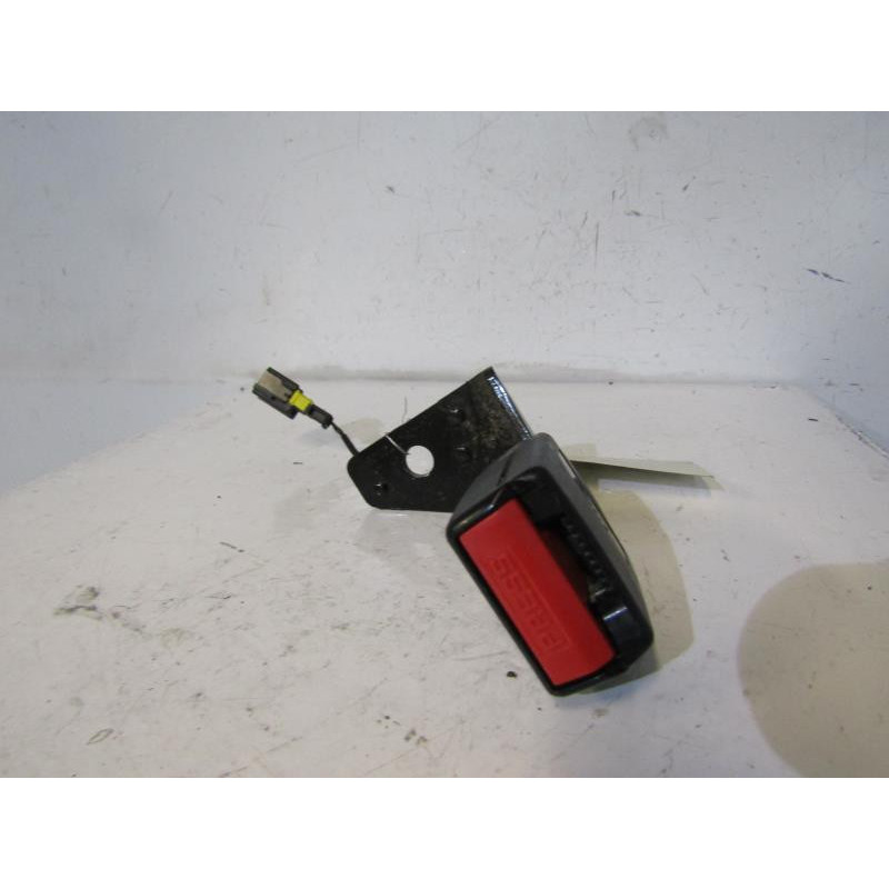 Attache ceinture arriere gauche PEUGEOT 207 Photo n°1