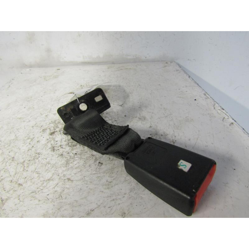Attache ceinture arriere gauche FIAT 500 2 Photo n°1