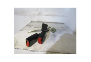 Attache ceinture arriere gauche VOLKSWAGEN PASSAT 4 Photo n°1