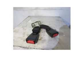 Attache ceinture arriere droit FORD FIESTA 5 Photo n°1