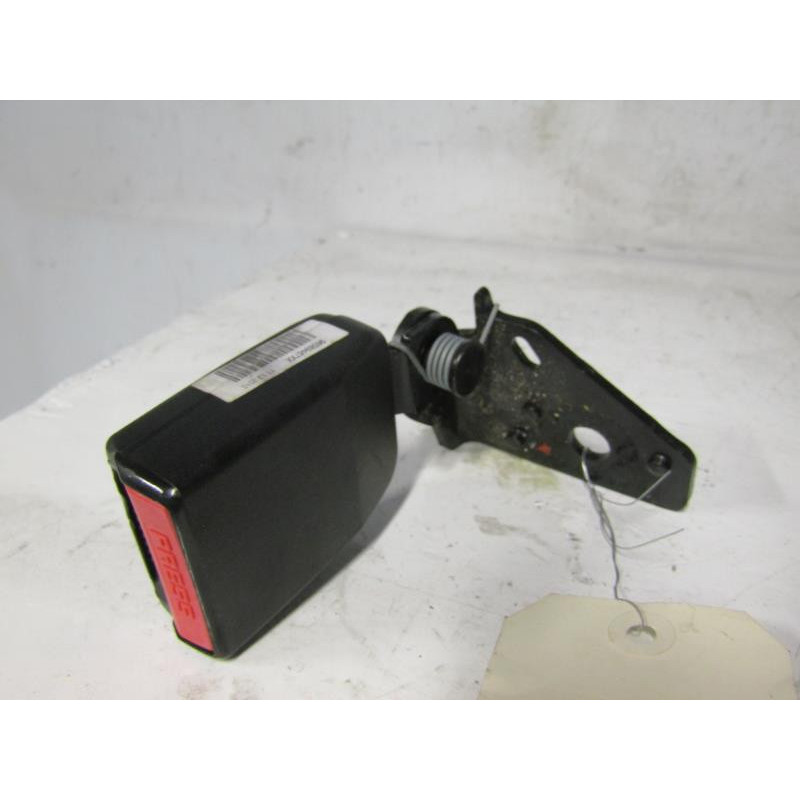 Attache ceinture arriere gauche PEUGEOT 207 Photo n°1