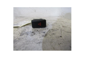 Bouton de warning MAZDA 3 1 Photo n°1