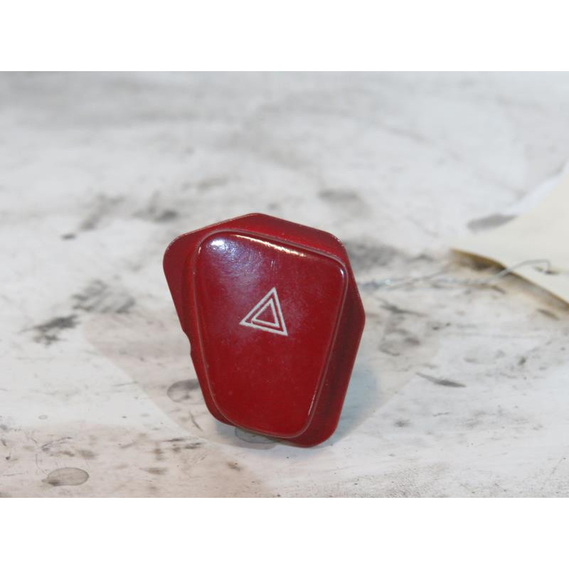 Bouton de warning PEUGEOT 607 Photo n°1