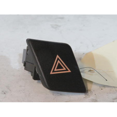 Bouton de warning TOYOTA YARIS 2