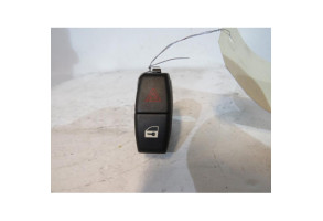 Bouton de warning BMW X3 E83 Photo n°1