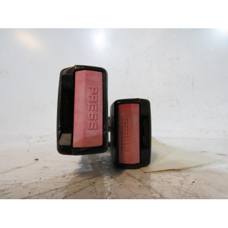 Attache ceinture arriere gauche RENAULT MEGANE 2
