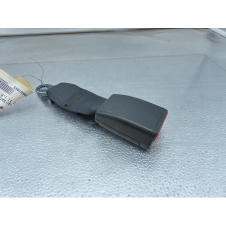 Attache ceinture arriere droit DACIA SANDERO 2