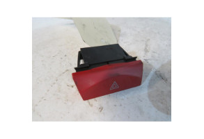 Bouton de warning FIAT STILO Photo n°1