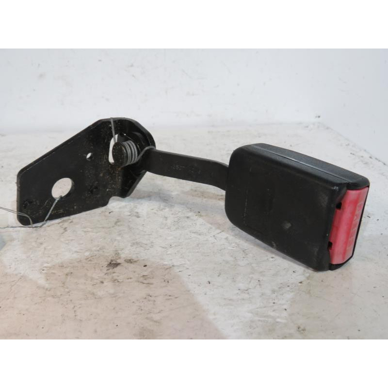 Attache ceinture arriere gauche PEUGEOT 307 Photo n°1