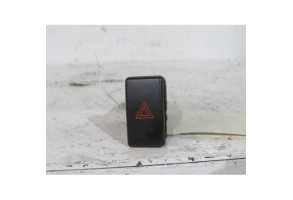 Bouton de warning TOYOTA AVENSIS 2 Photo n°1