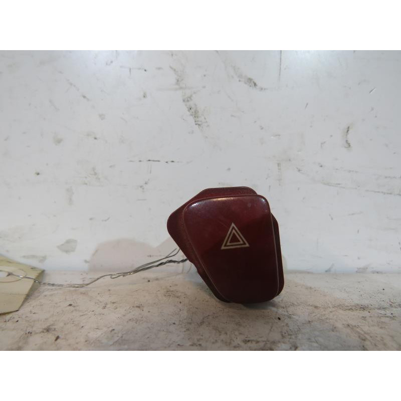 Bouton de warning PEUGEOT 607 Photo n°1