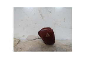 Bouton de warning PEUGEOT 607 Photo n°1